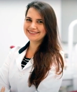 Dra. Camila Miorelli Girondi